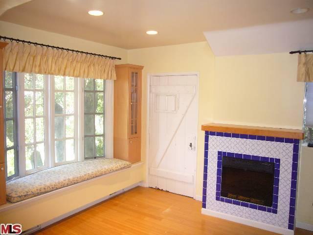 2114 Ivar Avenue, Los Angeles (city), CA 90068