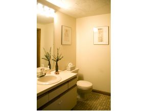 5 Tsienneto Rd, Derry, NH 03038