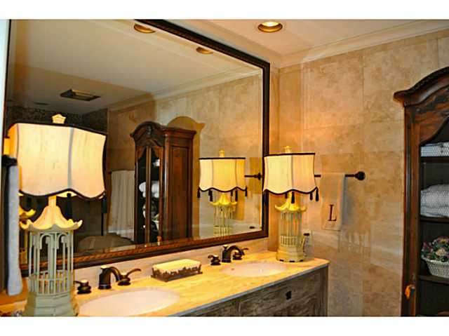 7414 N Country Club Dr, Oklahoma City, OK 73116